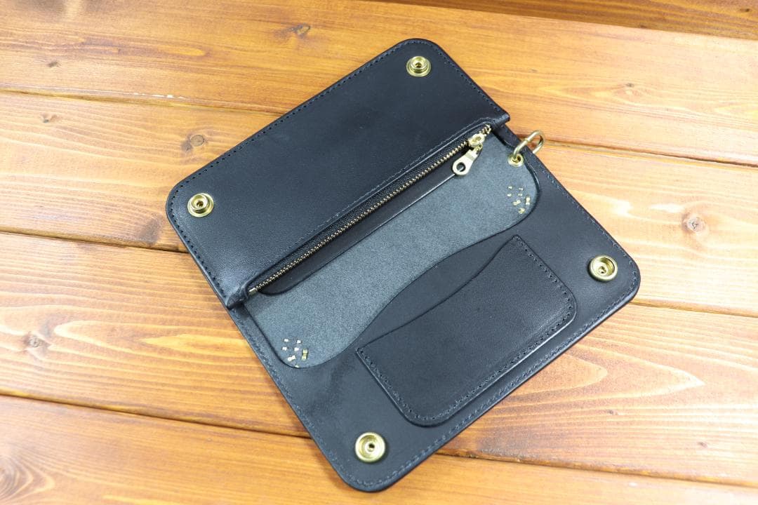 ☆フラワー　スタッズロングウォレット　☆