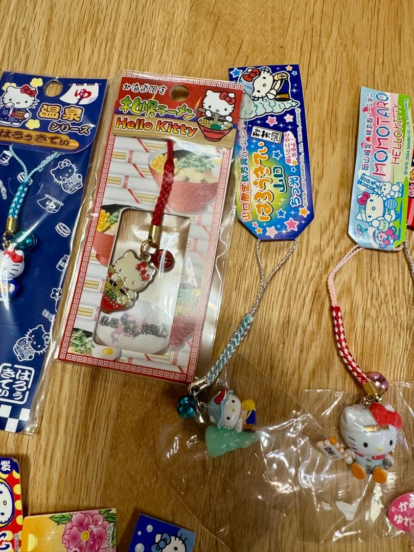 チ*王様 ハローキティ ストラップ 41➕2個セット おまけつき