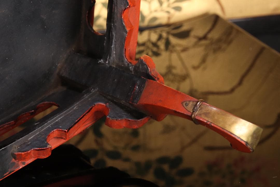 仏教美術 時代物　朱塗　真鍮金具飾付　春日卓　巾34.2㎝　BE787