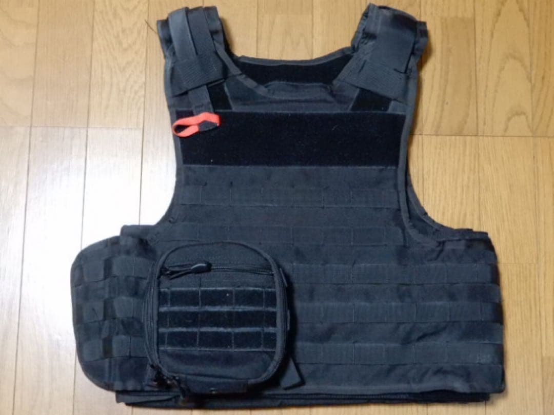実物防弾ベストキャリアとユーティリティーポーチ日本人サイズＬーＸＸＬ展示品未使用