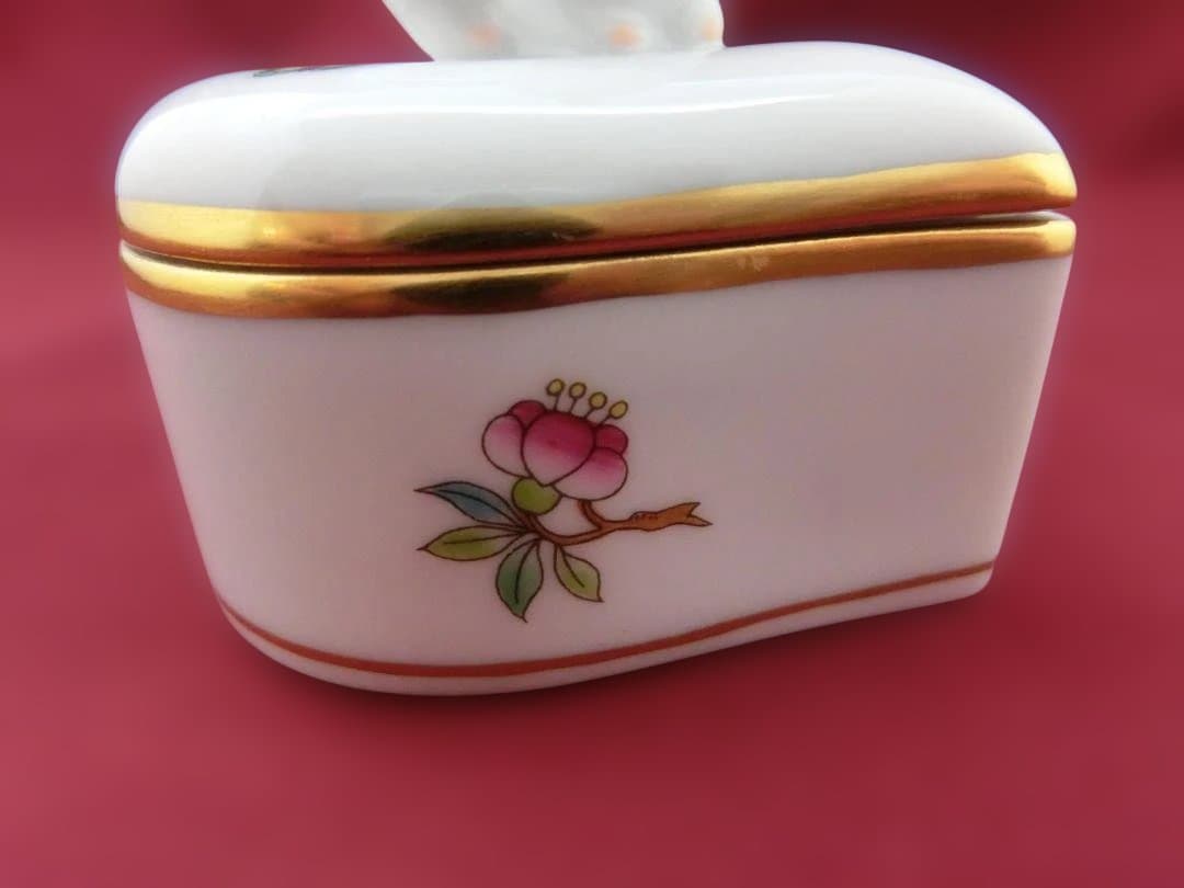 ★ヘレンド★猫型造形蓋物小物入れ