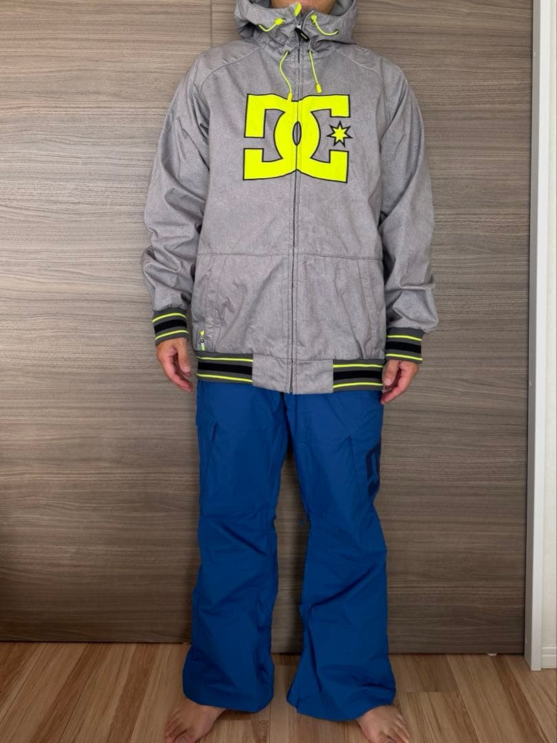 DC スノーボードジャケット　グレー 10K防水　ズボン手袋付き　美品　写真追加