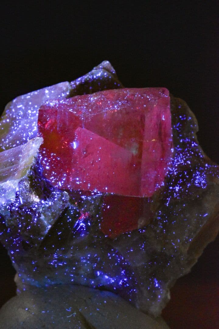 パキスタン カトラン産 インペリアルトパーズ原石4