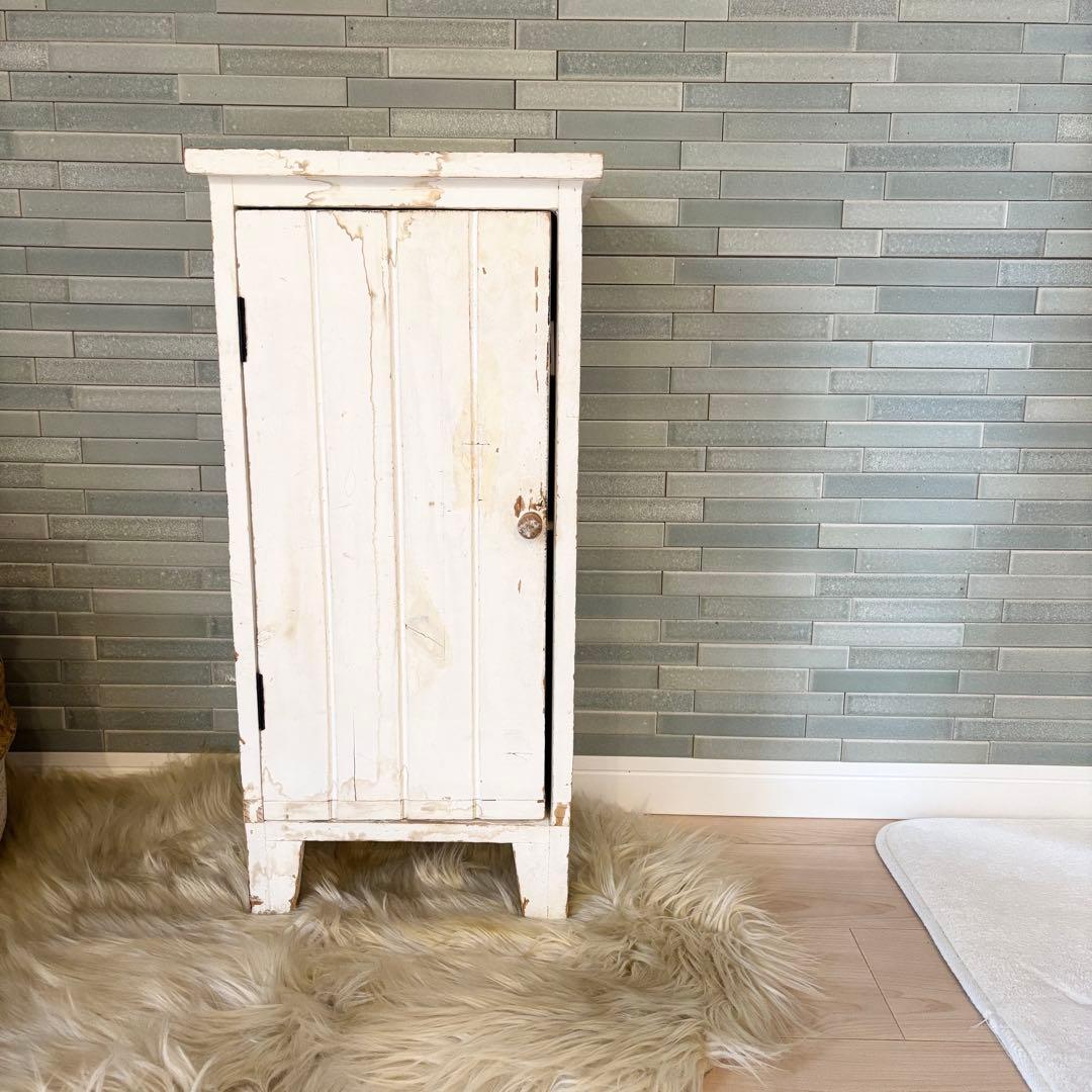 ホワイト木製キャビネット 収納棚付き