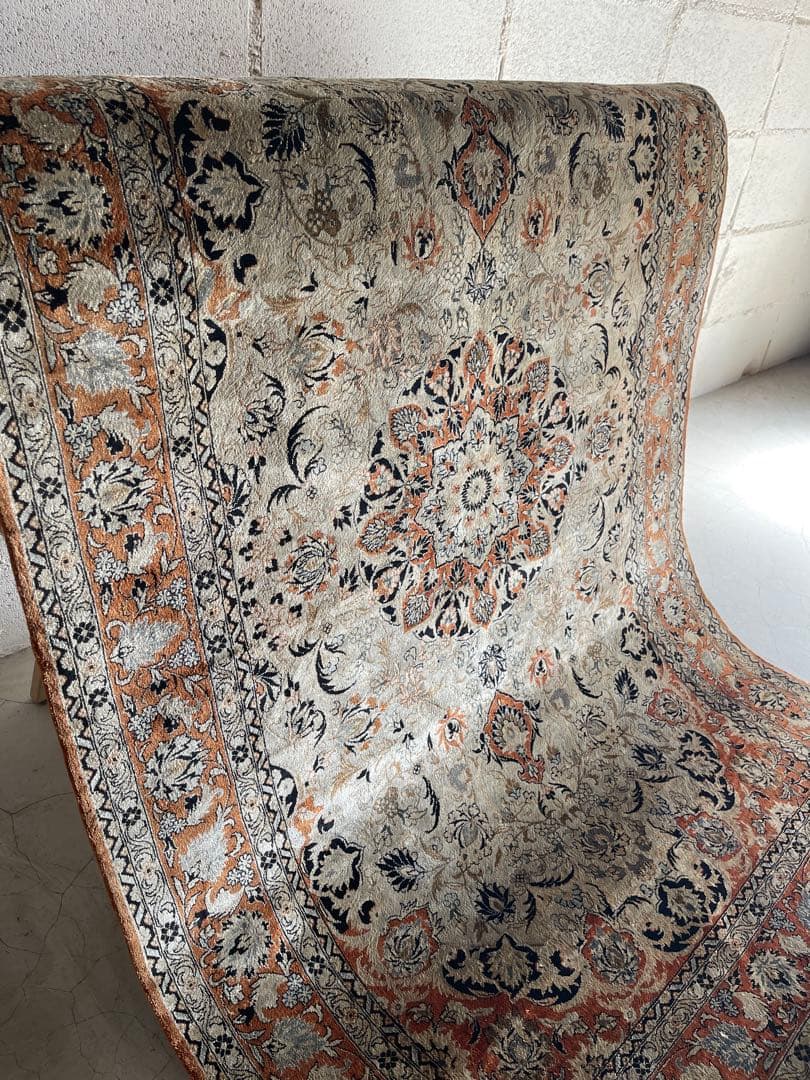 ペルシャ絨毯　シルク100% 94 × 153