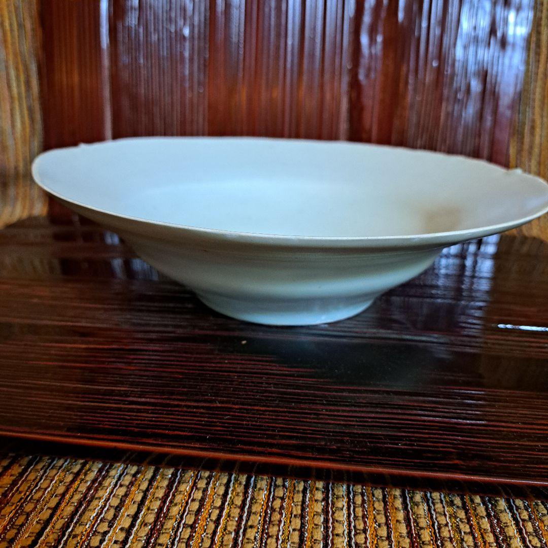 黒田泰蔵の白磁鉢です。