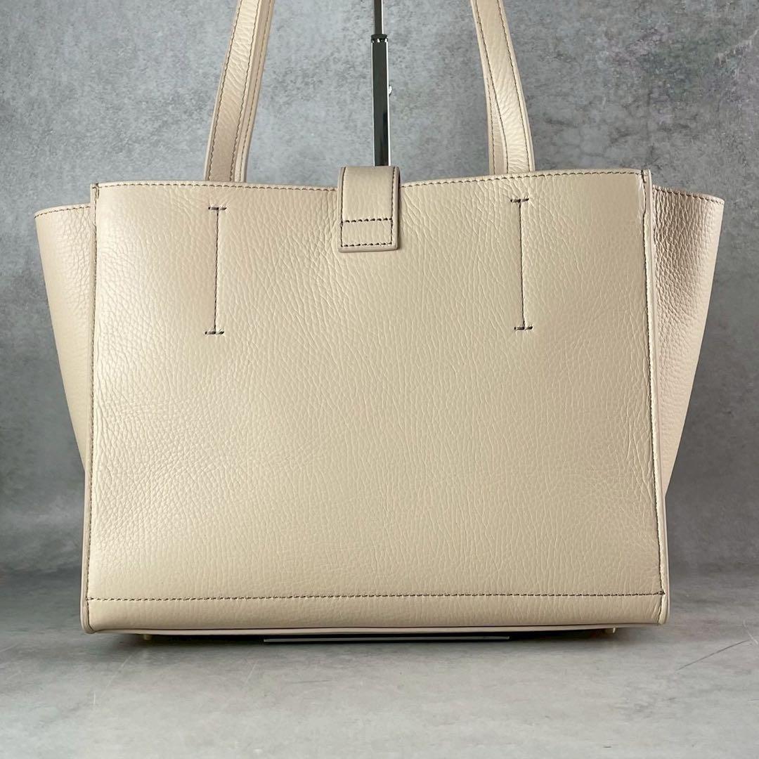 極美品 フルラ ソフィア トートバッグ アーチロゴ A4収納可 肩掛け レザー