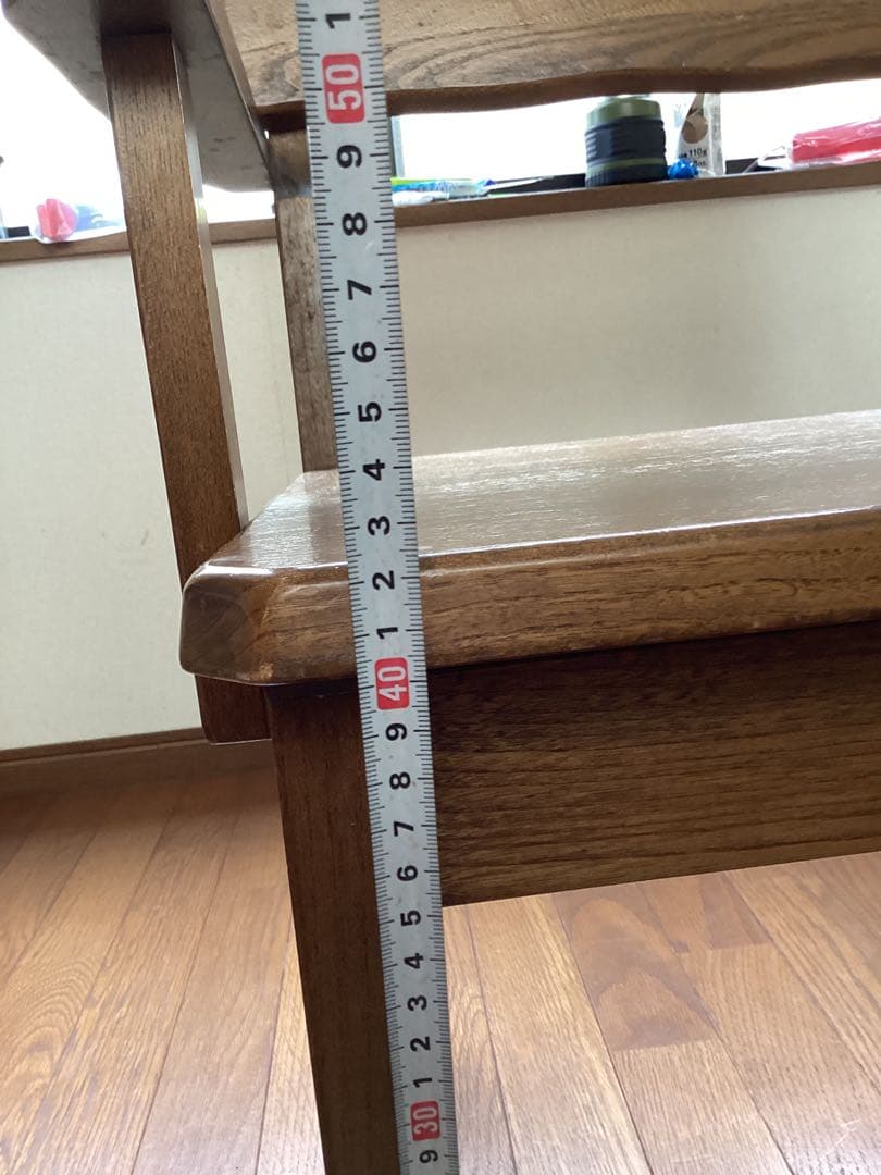 木製アームチェア シンプルデザイン