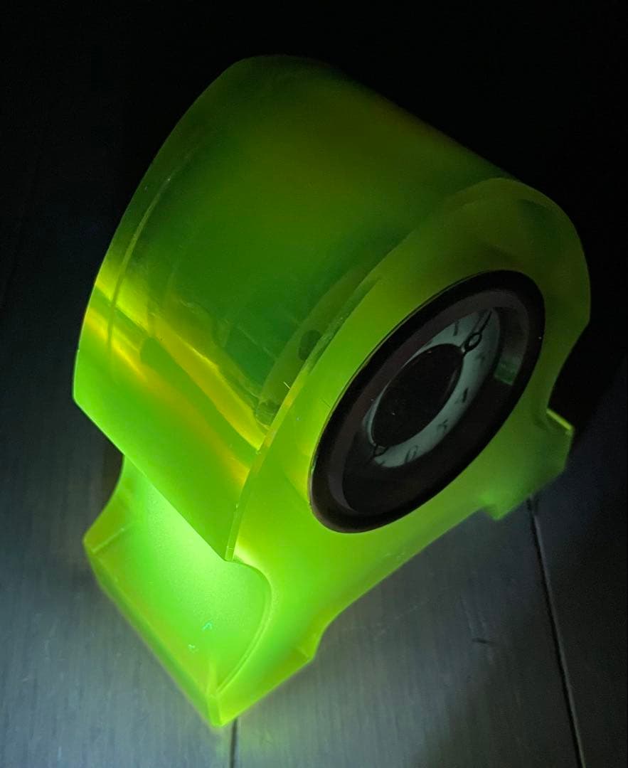 オパルセントガラス 置き時計 アンティーク　ウランガラス ジャンク扱い出品