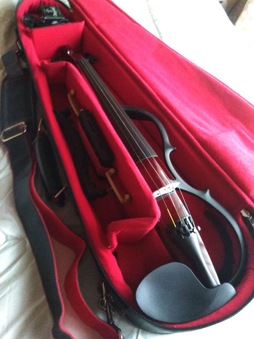 YAMAHA　サイレントバイオリン　　SV150S　肩当て　消音器etc