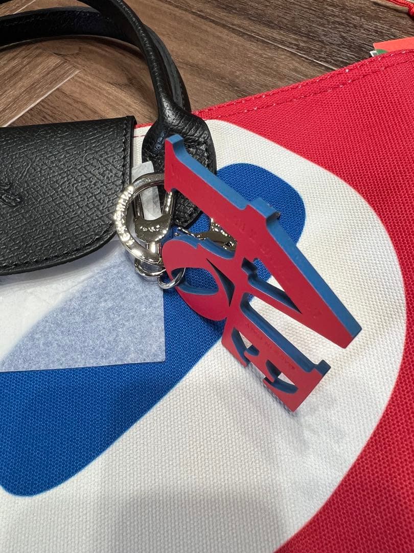 新品未使用　LONGCHAMP ロンシャン コラボ「LOVE」キーリング