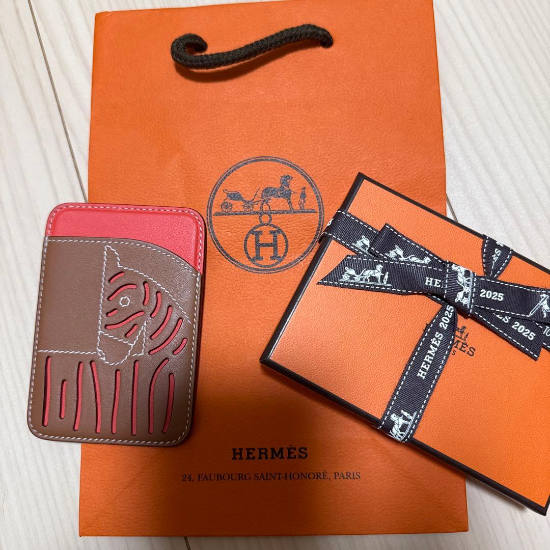 さ*ら様 新作！早い者勝ち！HERMES iPhone MagSafe カードホ