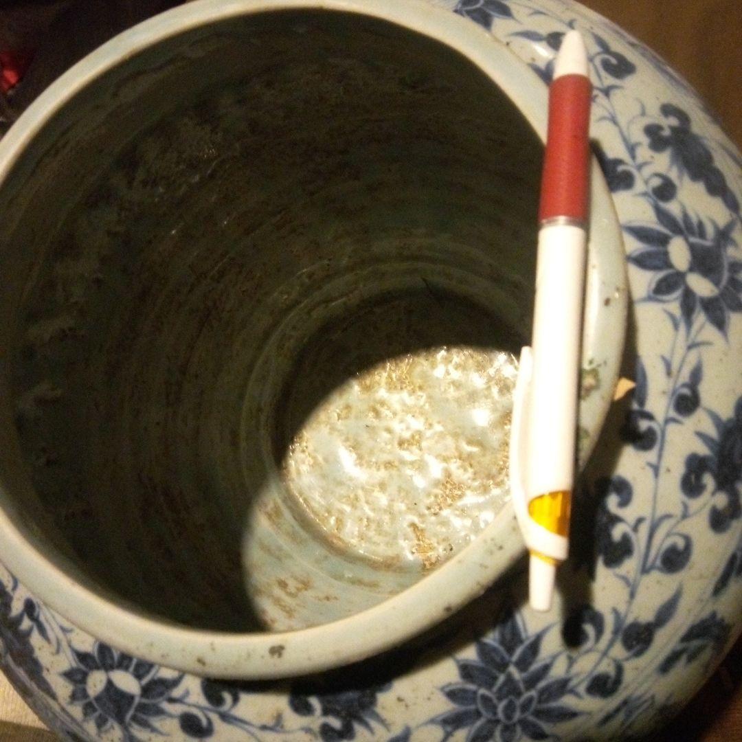 中国陶磁器　元染付　青白磁の陶器 壺 狩猟デザイン