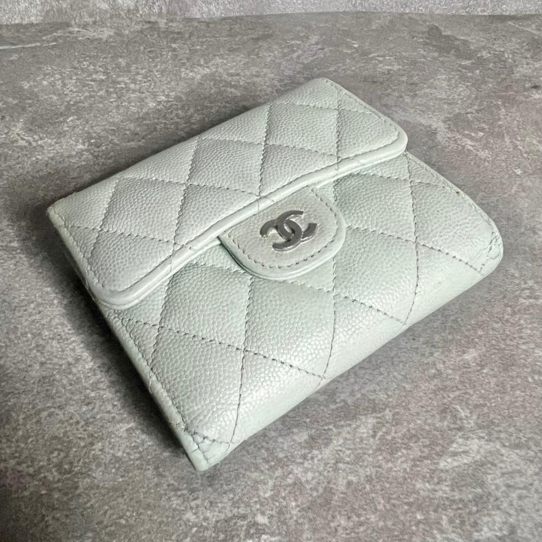 ⭐️シャネル⭐️ マトラッセ キャビアスキン 三つ折り財布 ライトブルー