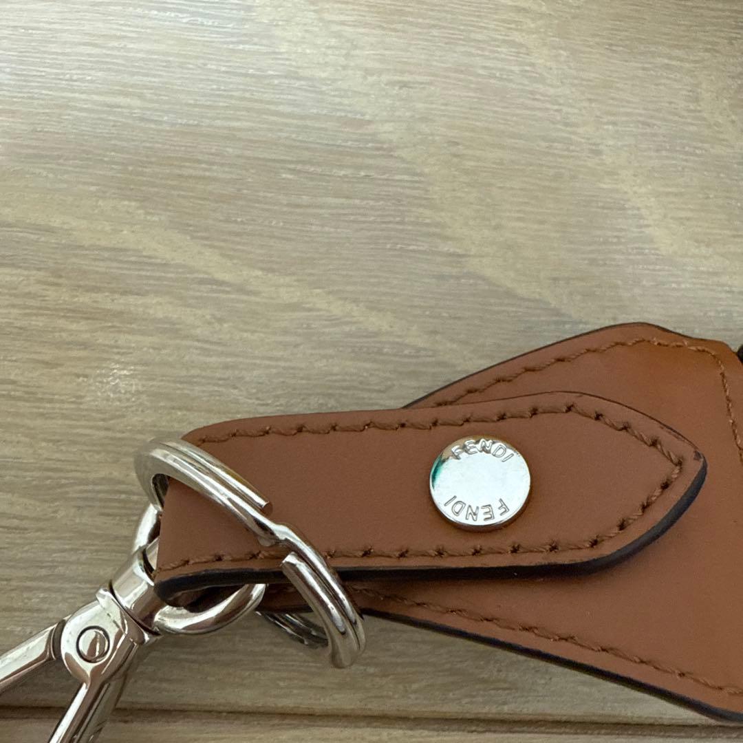 FENDI ロゴ キーホルダー 青色