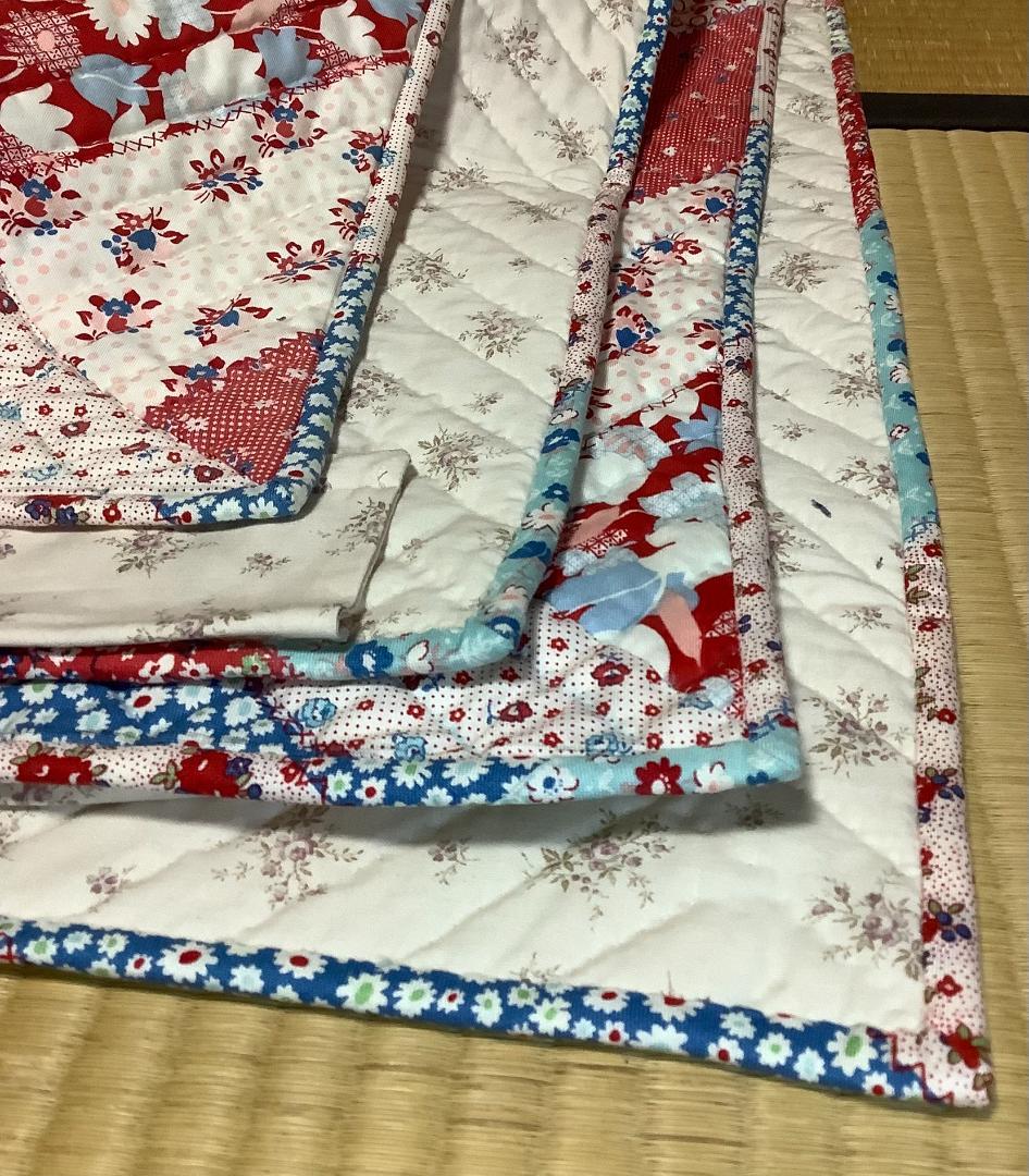 サンボンネット・スー風　大判パッチワークタペストリー　ハンドメイド