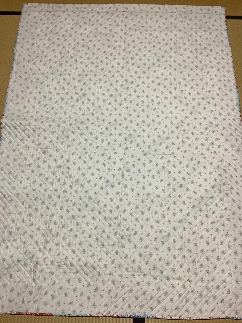 サンボンネット・スー風　大判パッチワークタペストリー　ハンドメイド