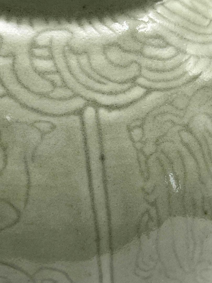 清雍正時代　青磁暗刻花卉輪花大鉢　【旧家蔵出し】 希少貴重 景徳鎮(B-76)