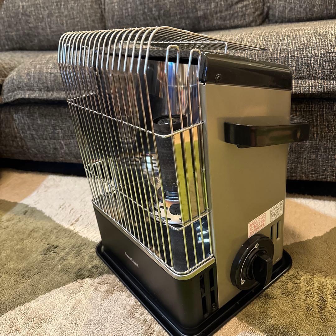 イワタニ　カセットガスストーブ　デカ暖　サンドベージュ