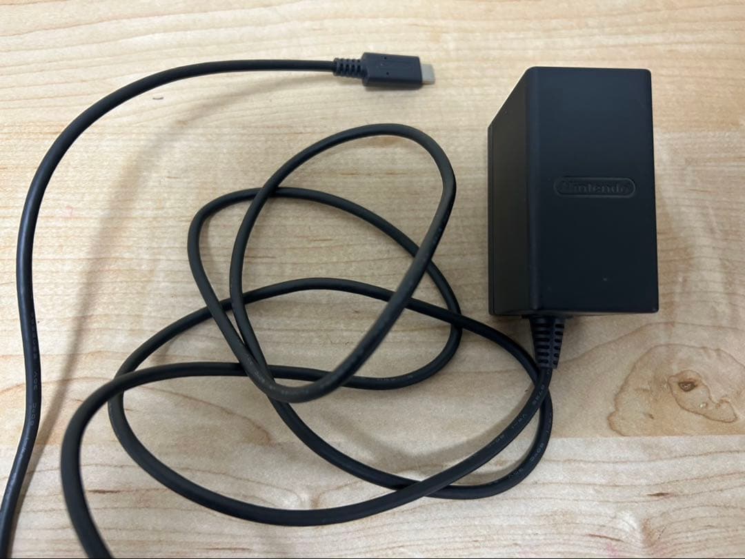 Nintendo Switchライトイエロー【箱無し】SDカード付き