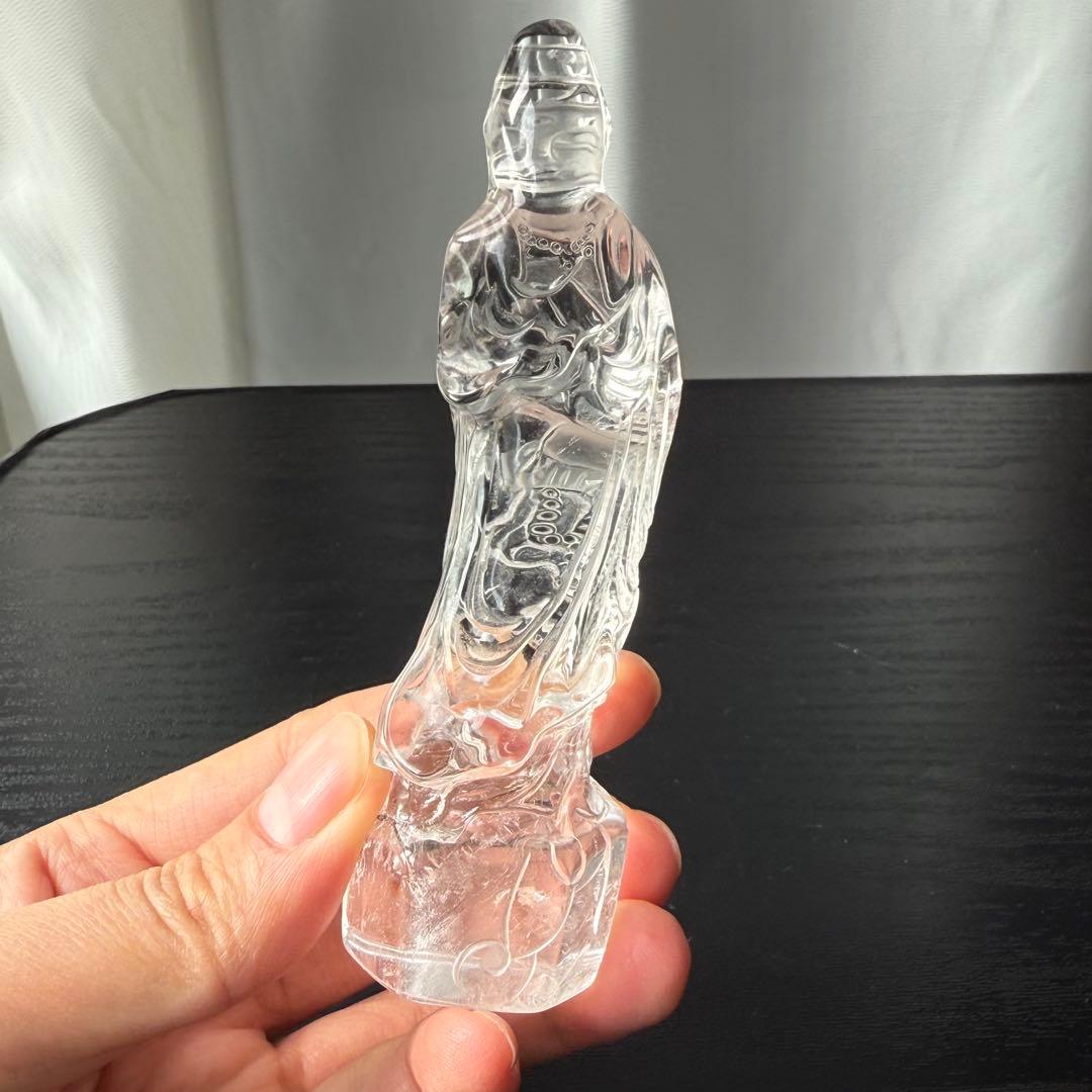 【野ばら】天然石水晶の観音様　置物　彫物NO.110608