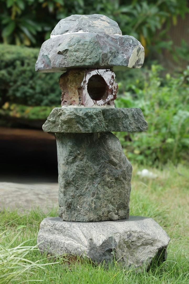 佐渡赤玉石 碧玉　五色石 灯籠 石灯籠 天然石 庭石 茶庭 坪庭 オブジェ 骨董