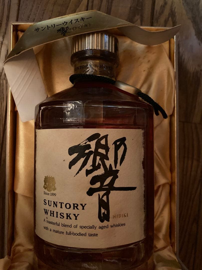 SUNTORY 響