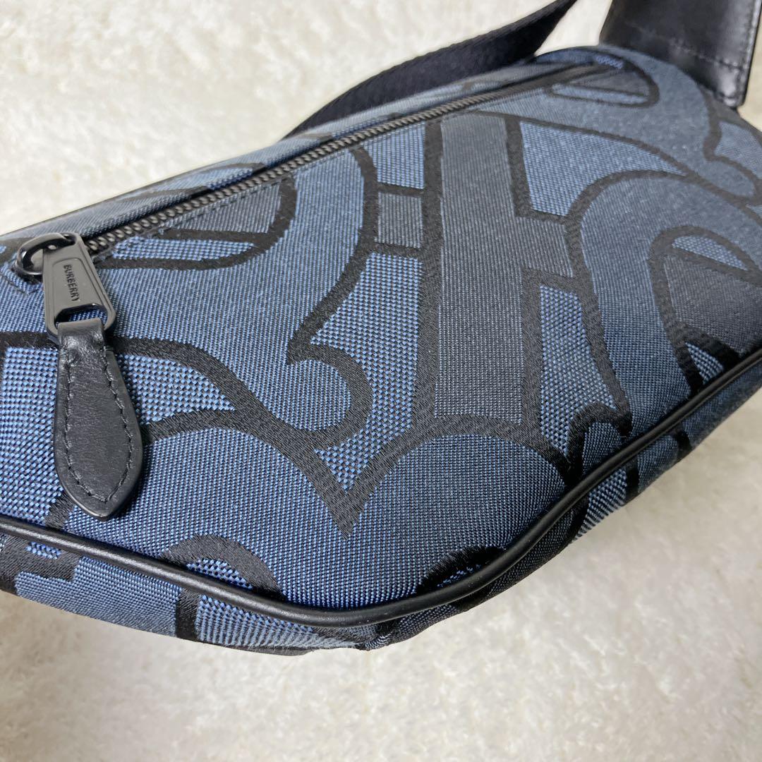 【美品】BURBERRY バーバリー TBロゴ ボディバッグ 総柄 ネイビー