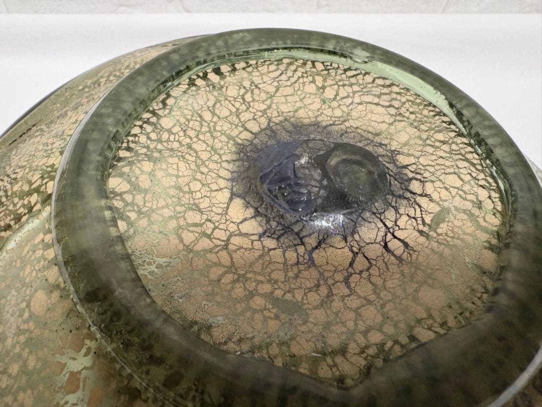 【稲嶺盛吉】琉球ガラス　中皿　黒真珠