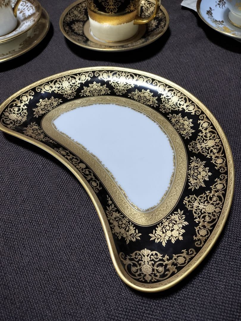 世界最高級ブランド　クレッセント皿　アフタヌーンティーなど