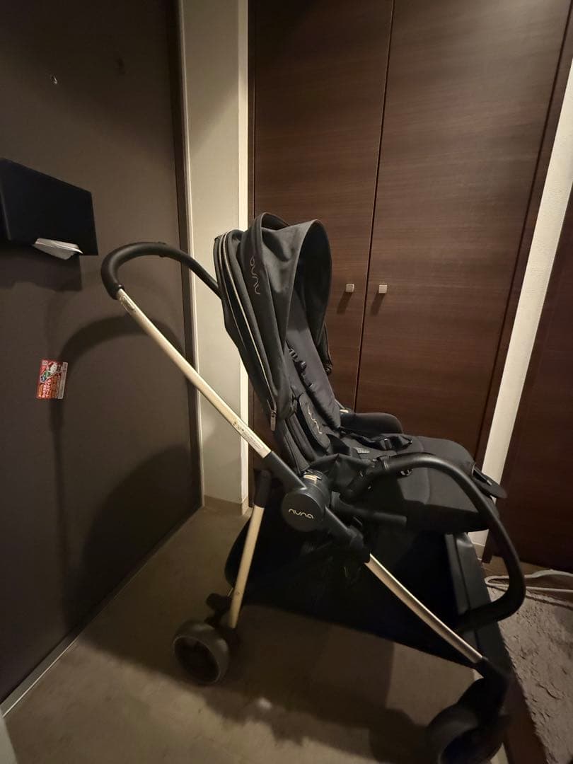 nuna ixxa リベテッドローズ ヌナ ベビーカー　【廃盤】