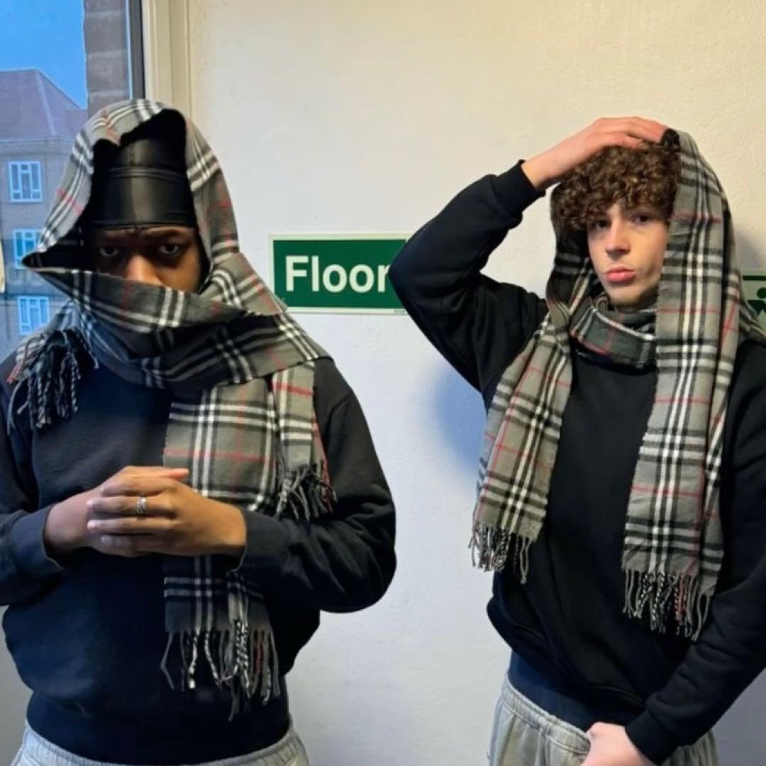 Burberry マフラー swag flexwitme archive