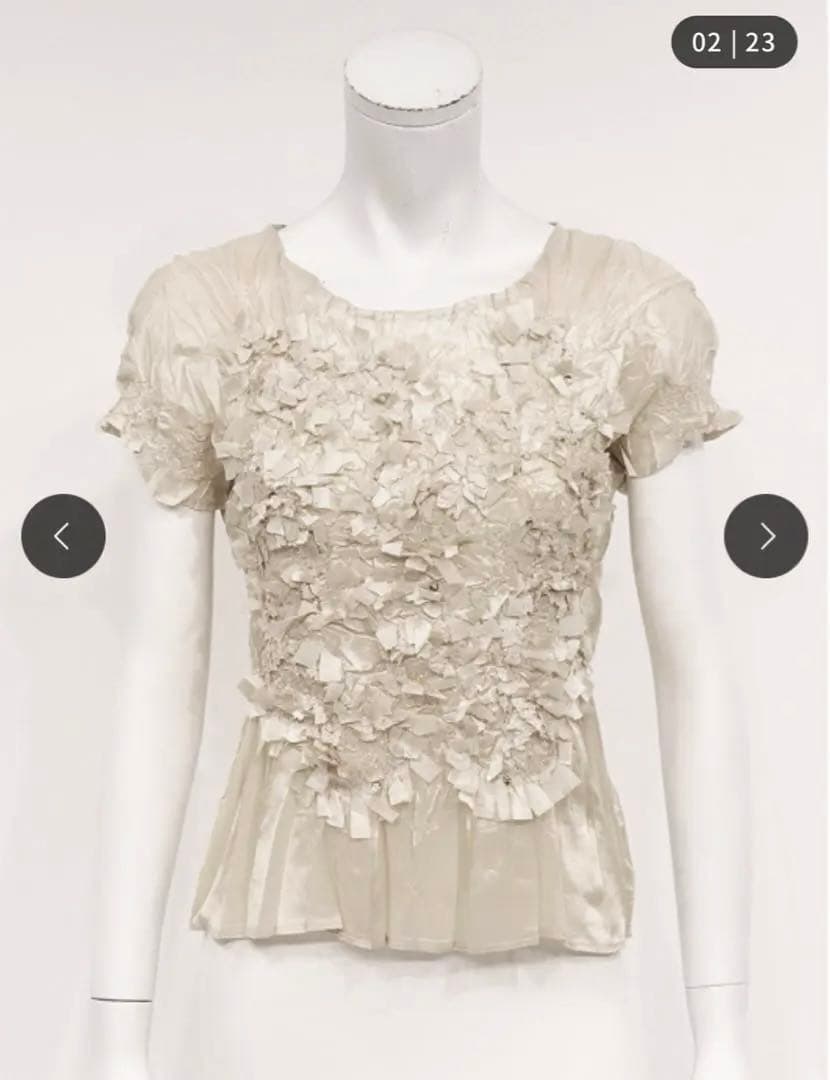 お値下げ！美品　スペッチオGプリーツフレンチ袖ブラウス　シャンブレーベージュ