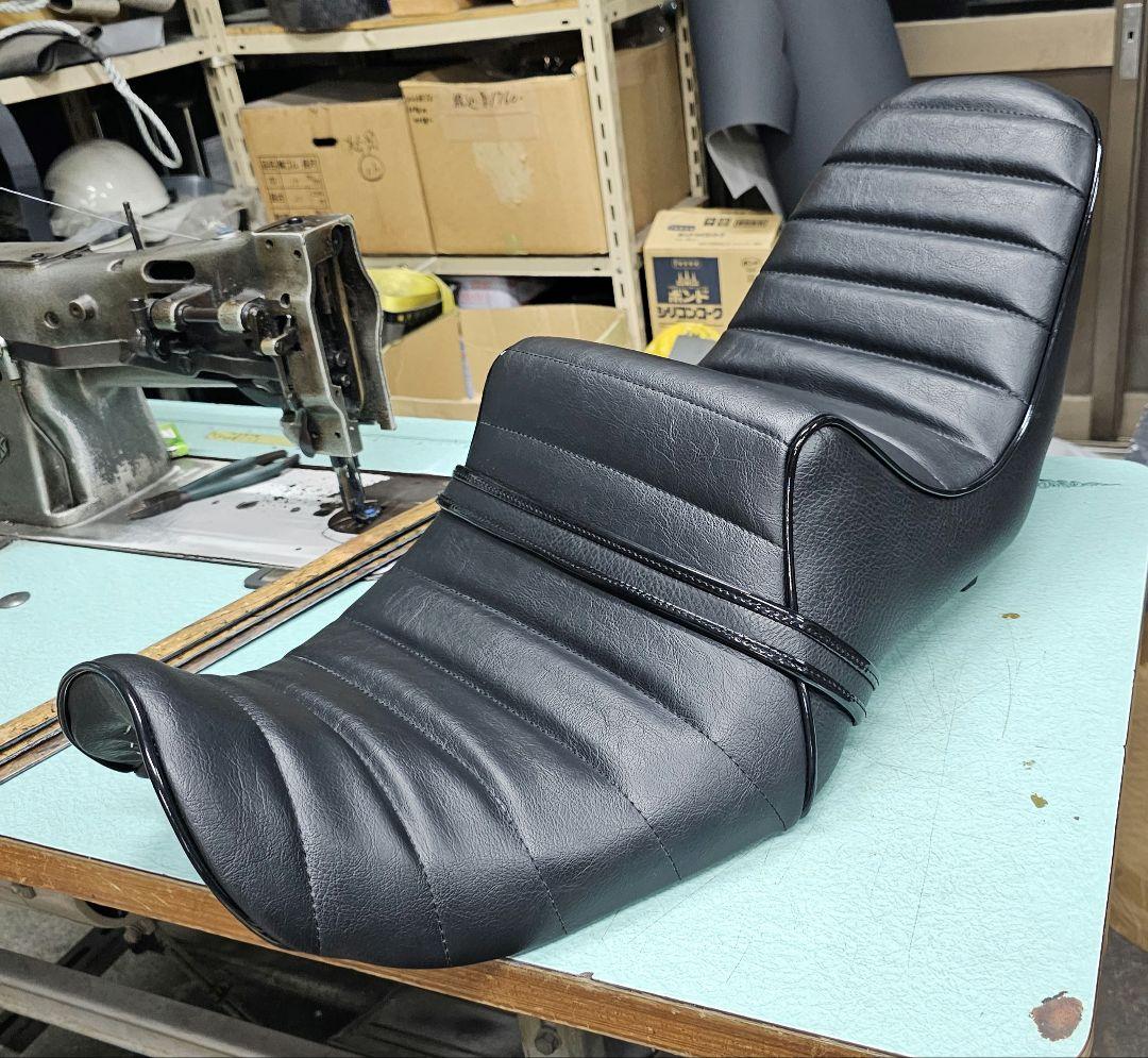 カワサキ　バリオス　バリオス1型　特注オーダー　　チョビ三段シート　カワサキ刺繍