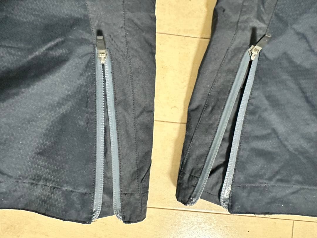 HellyHansen 本格雪山スノーウェア　ユニセックス　男S〜M 女子L