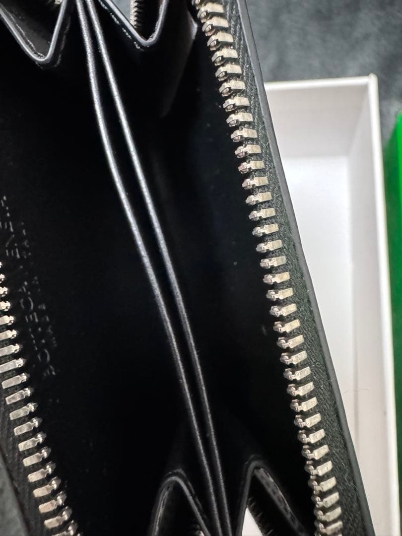 ボッテガヴェネタ イントレチャート ケース　ラウンドジップ　ミニ財布