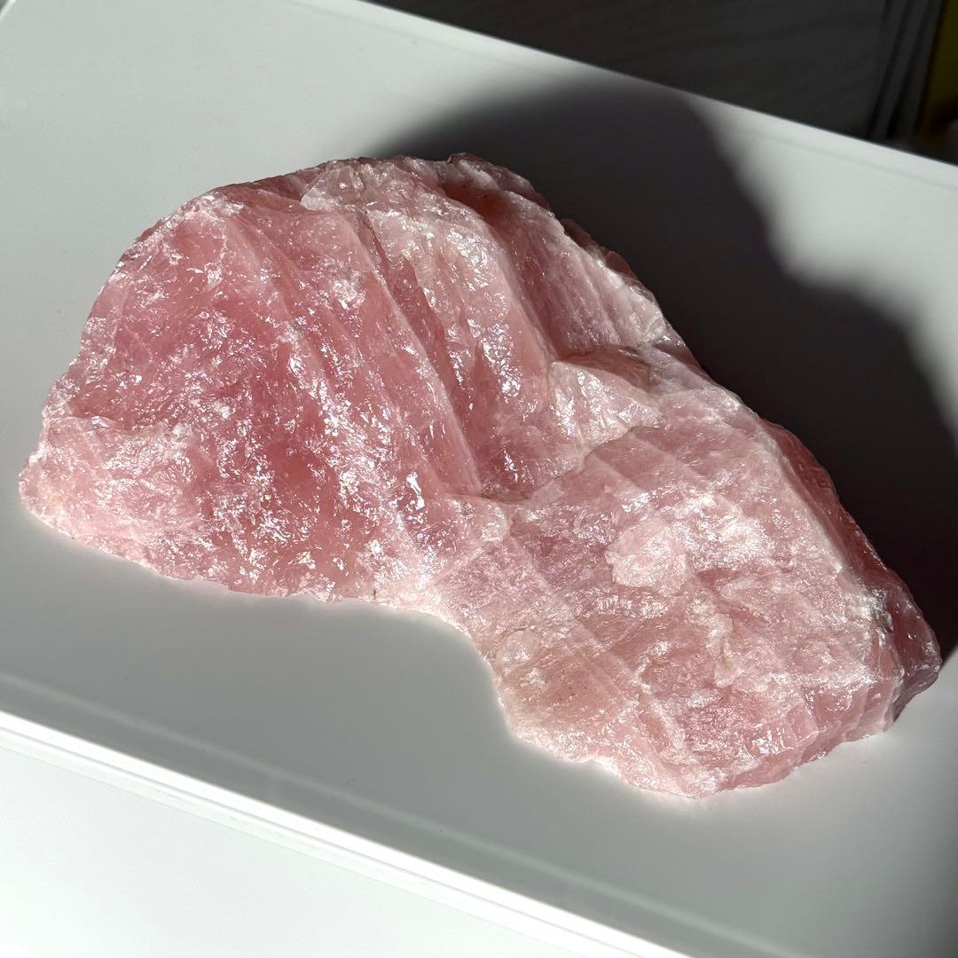 ローズクォーツ　原石　ラフロック　ブラジル産　1kg超え　天然石