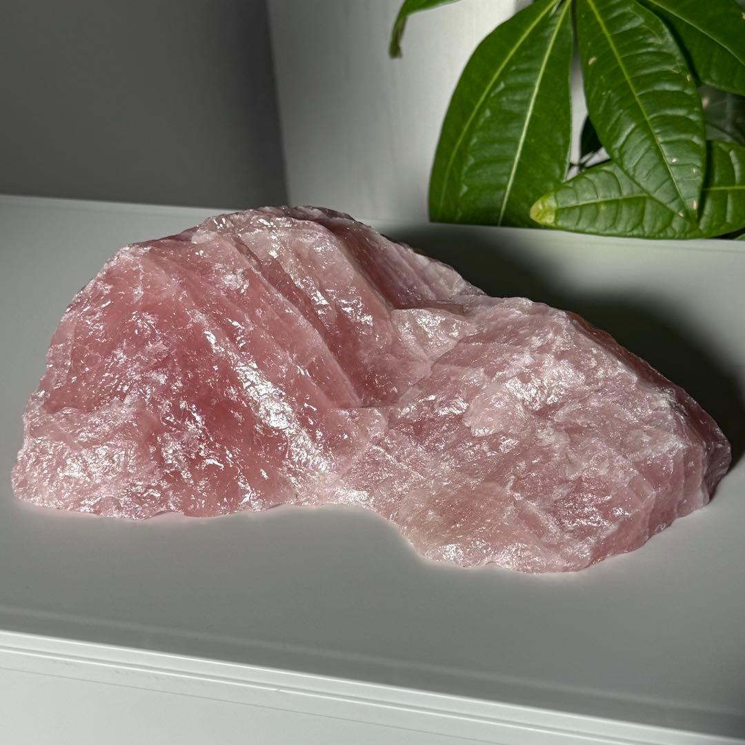 ローズクォーツ　原石　ラフロック　ブラジル産　1kg超え　天然石