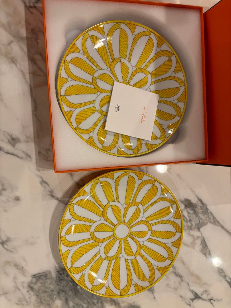 未使用　デザートプレートHERMES 花柄プレート 2枚セット