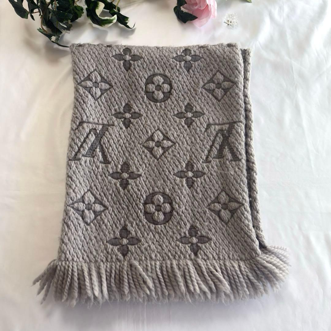 LOUIS VUITTON　モノグラムマフラー 　ライトグレー