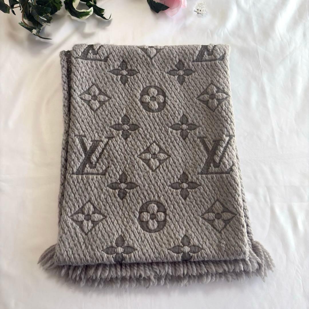 LOUIS VUITTON　モノグラムマフラー 　ライトグレー
