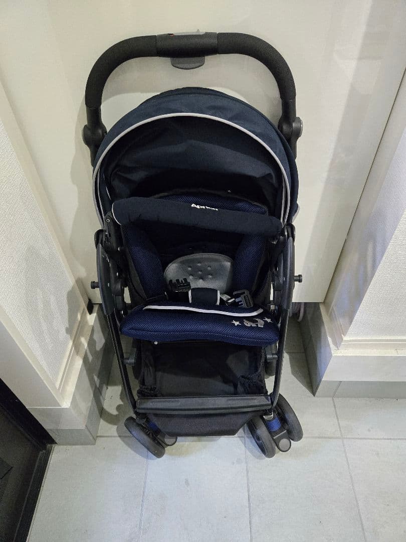Apricaベビーカーソフィア　ネイビー