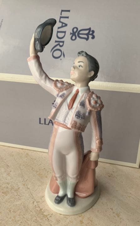 値下げしました。希少品　リヤドロ　LLADRO 磁器人形 小さなマタドール