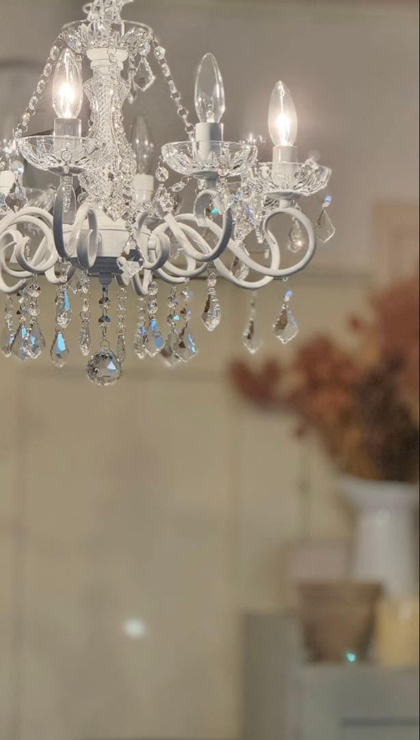 【直接引き取り限定・ほぼ新品】MU-RA 8灯クリスタルシャンデリア／ホワイト