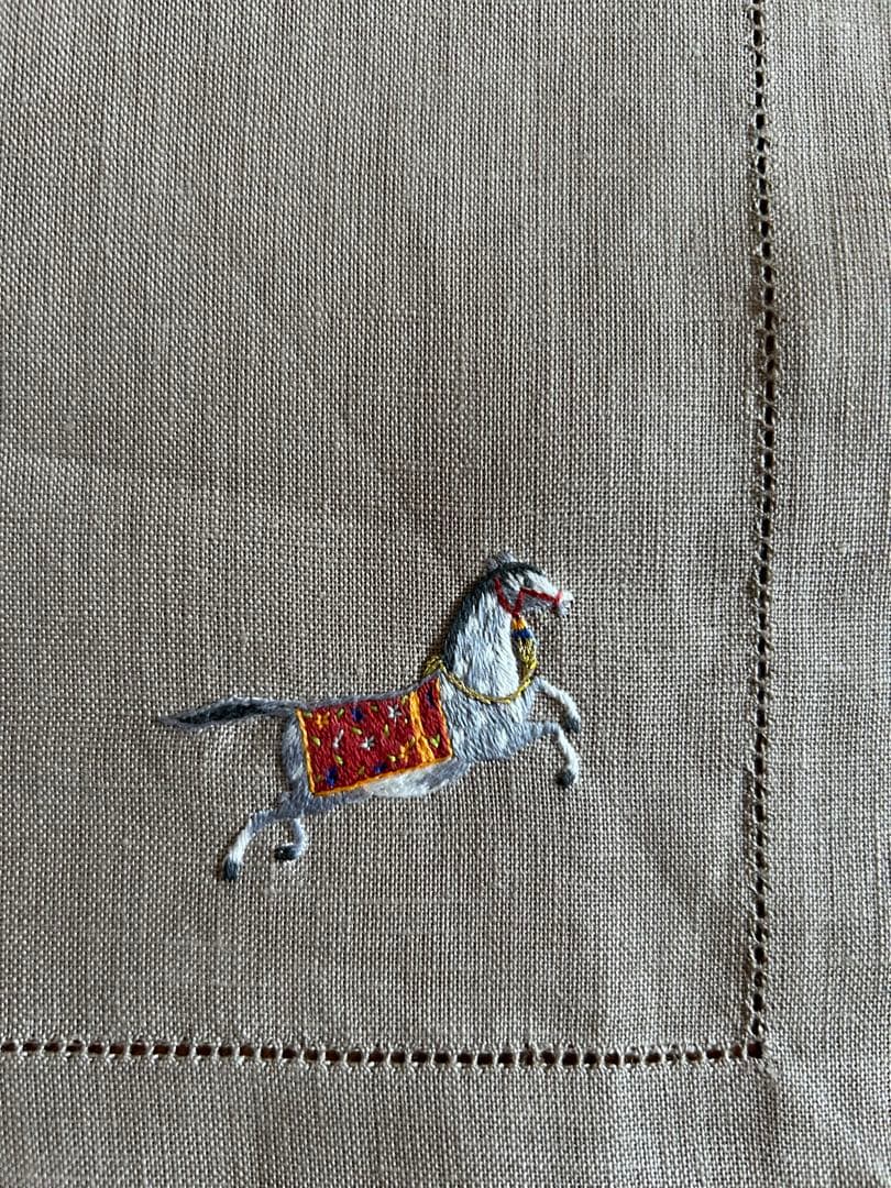 HERMES エルメスランチョンマット　と馬の刺繍のナフキンセット　3組