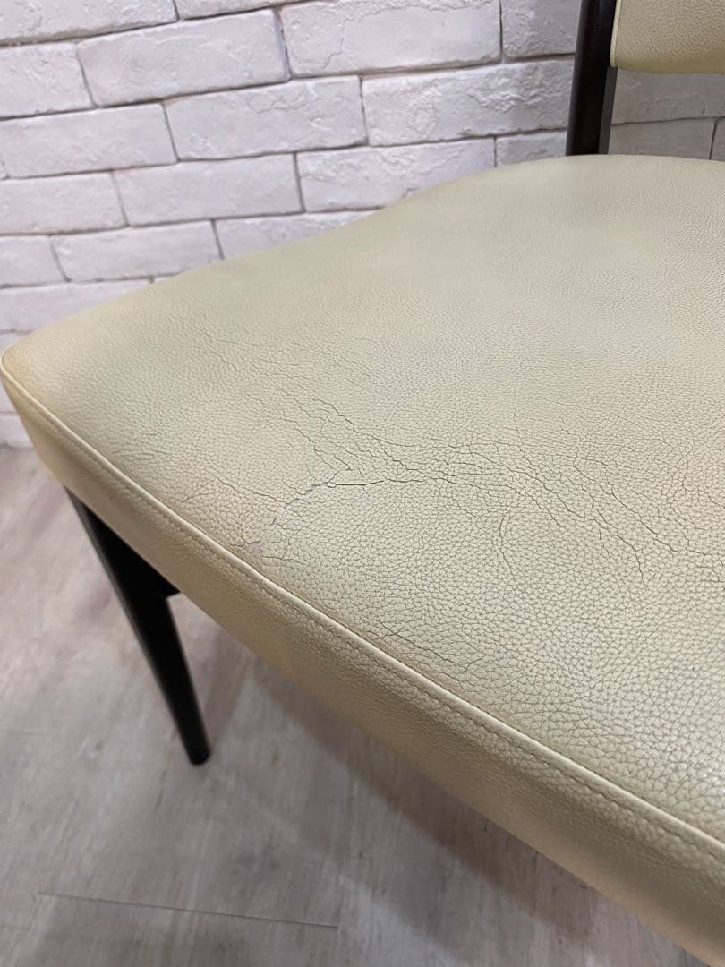 ①【ハルイロ　】カリモク　ダイニングチェア