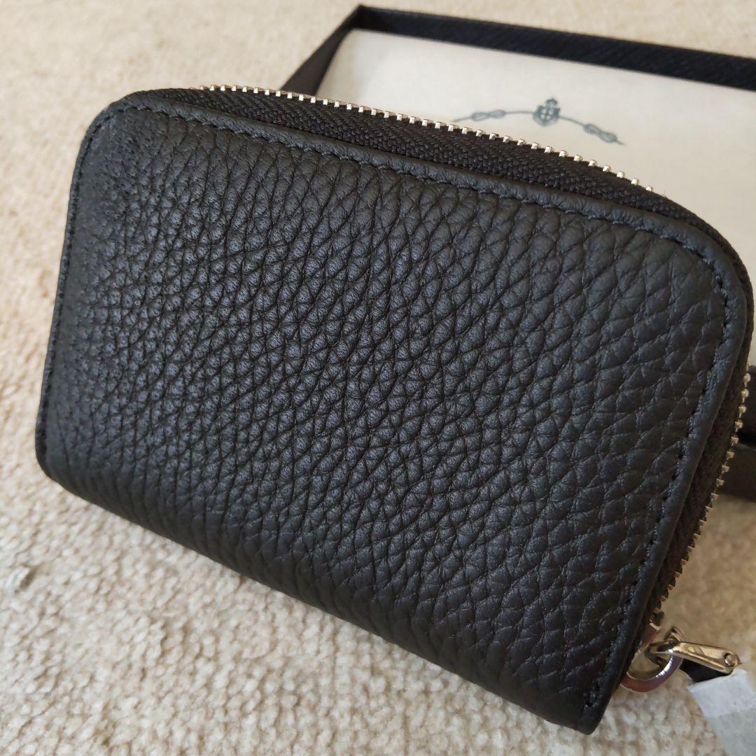 プラダ ケース 新品未使用