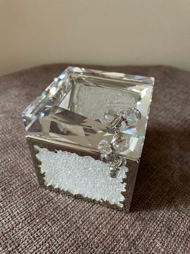 スワロフスキー　小物入れ