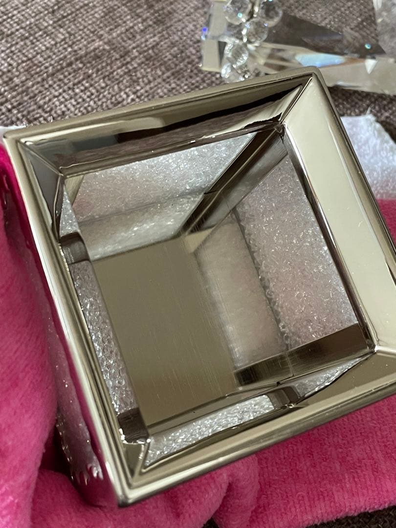 スワロフスキー　小物入れ