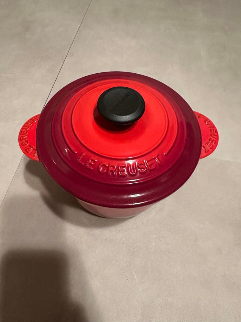 ル・クルーゼ(Le Creuset) ココット・エブリィ 18 チェリーレッド